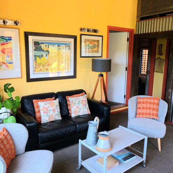 Bohemian hints, arty design